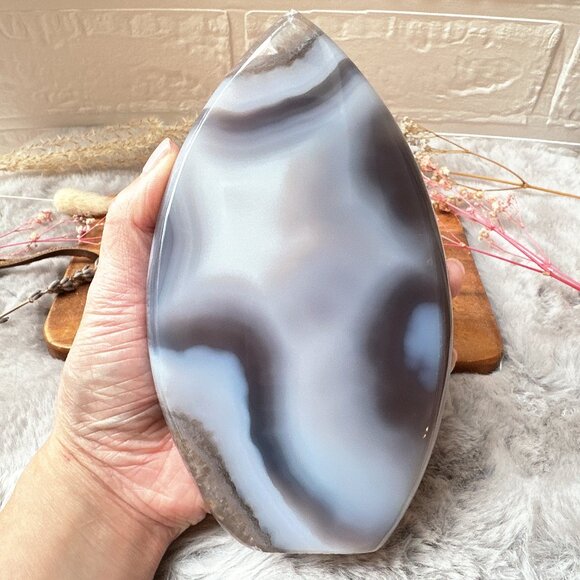 Gorgeous Large Agate with Druzy Flame/Free Form - Picture 2 of 6